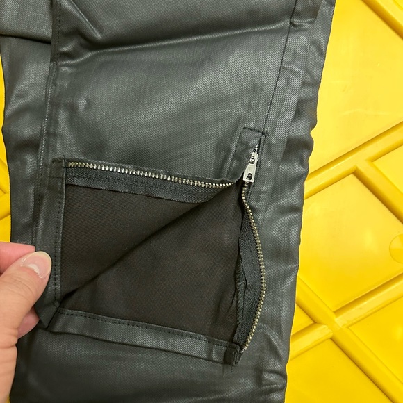 H&M Conscious Denim Coated Jeans - Picture 10 of 15